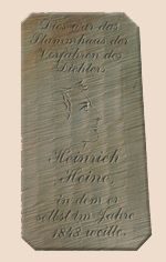 Gedenktafel für Heinrich Heine an der Fassade des Hauses.