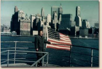 Fritz vor der Skyline von New York.